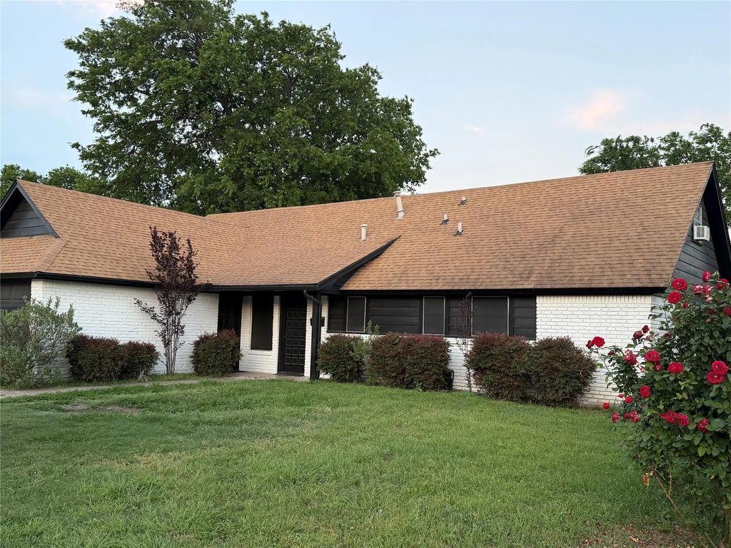 5821 Mccart Avenue, Fort Worth