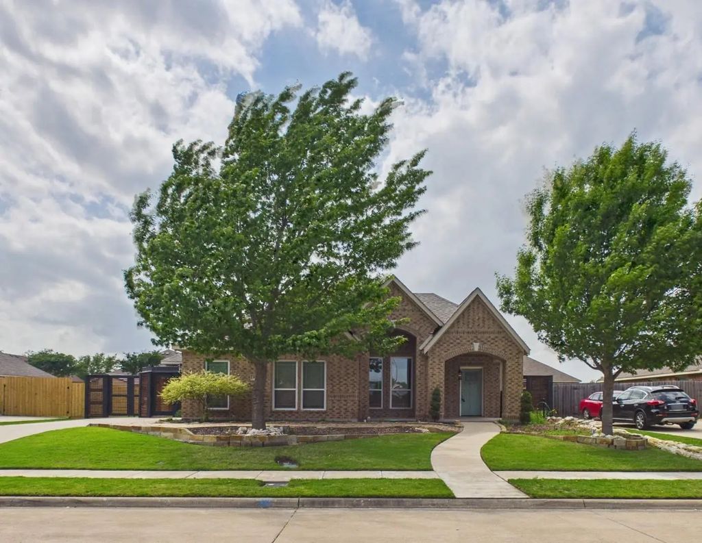 921 Mill Pond Drive, Midlothian