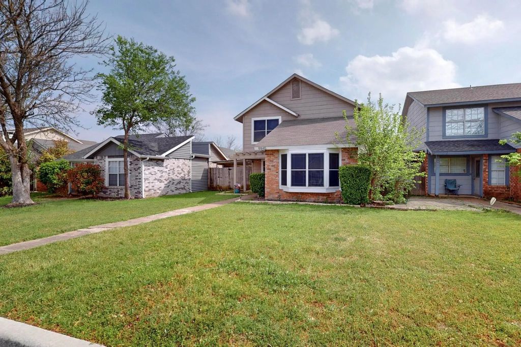 9945 Pack Saddle Trail, Fort Worth