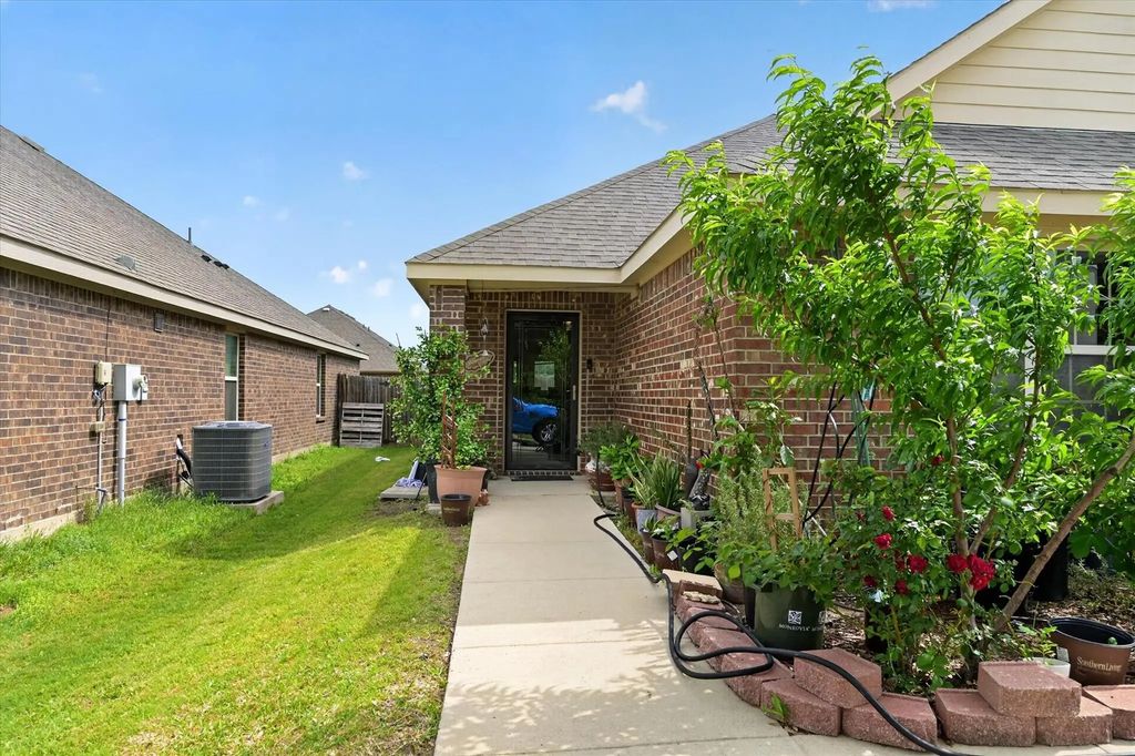 1420 Arabella Avenue, Forney