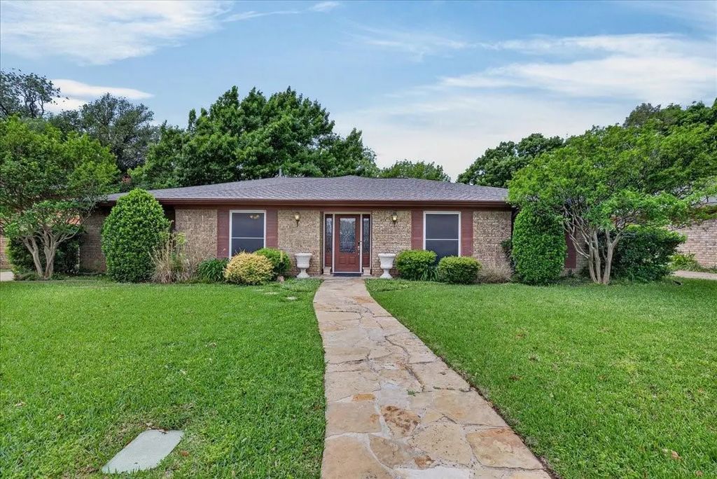 1808 E Cedar Elm Drive, Arlington