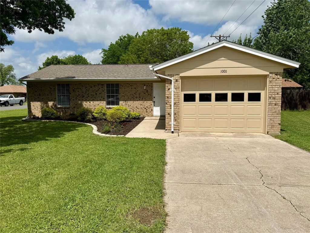 1001 Parkwood Court, Gainesville