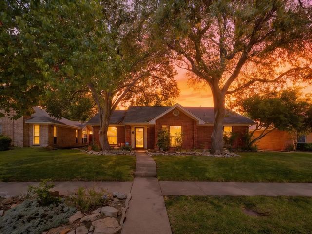 2325 Lancecrest Drive, Garland