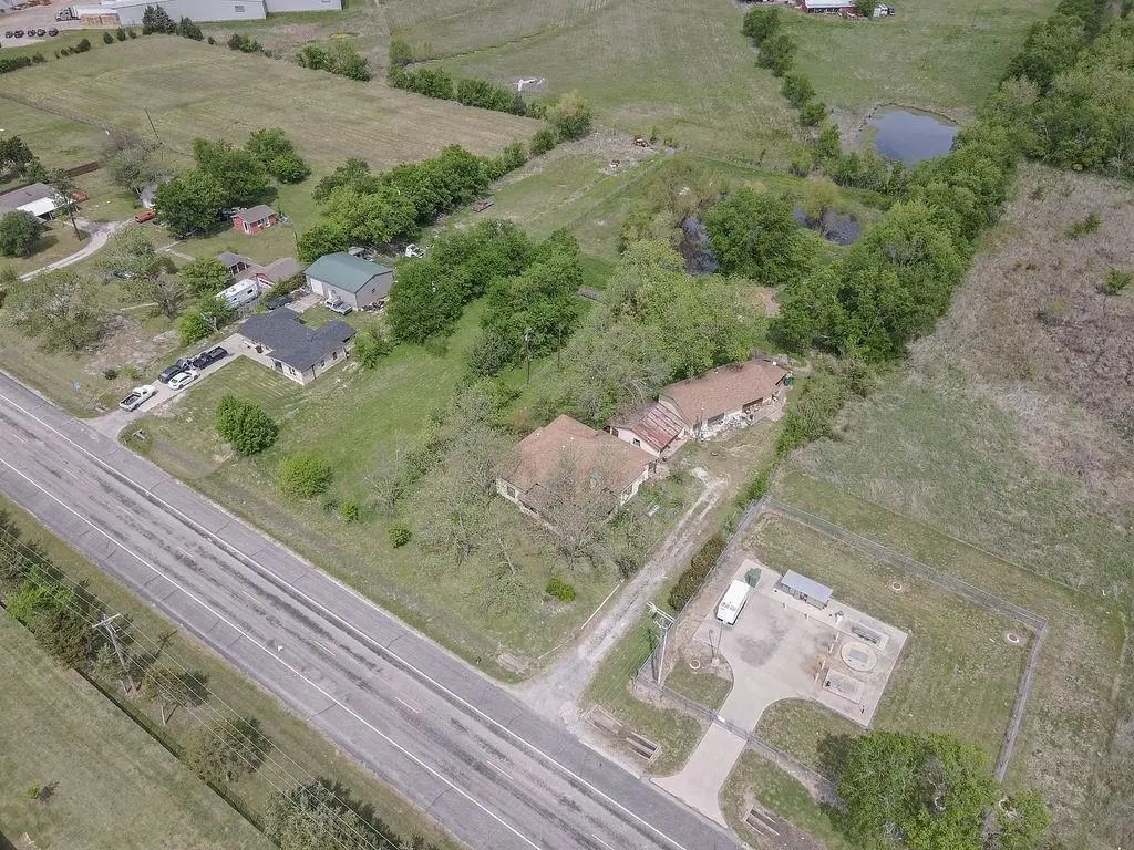 6300 W Fm 1570 W, Greenville