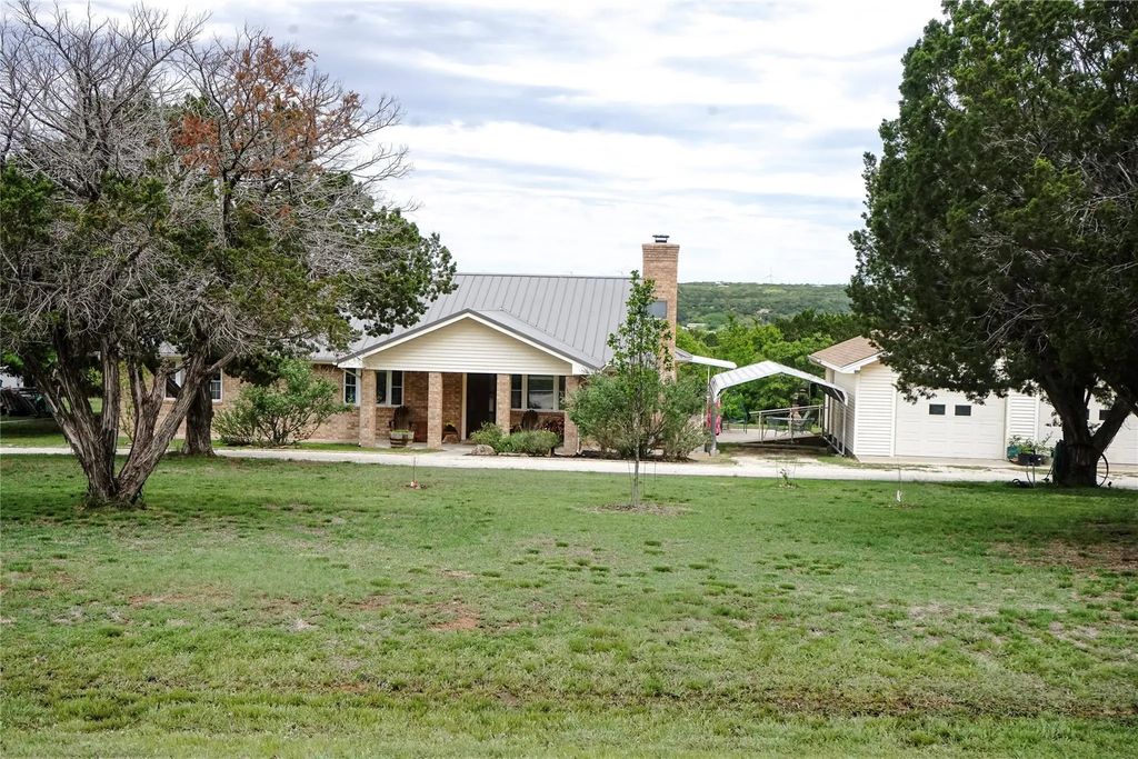 110 County Road 685, Tuscola