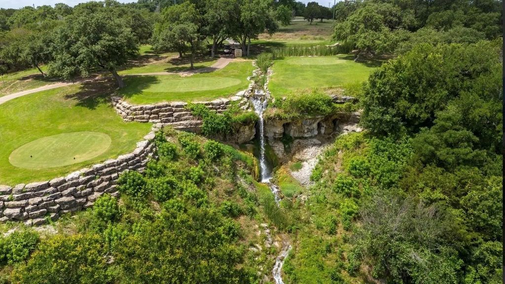 6138 Castle Stuart Drive, Cleburne