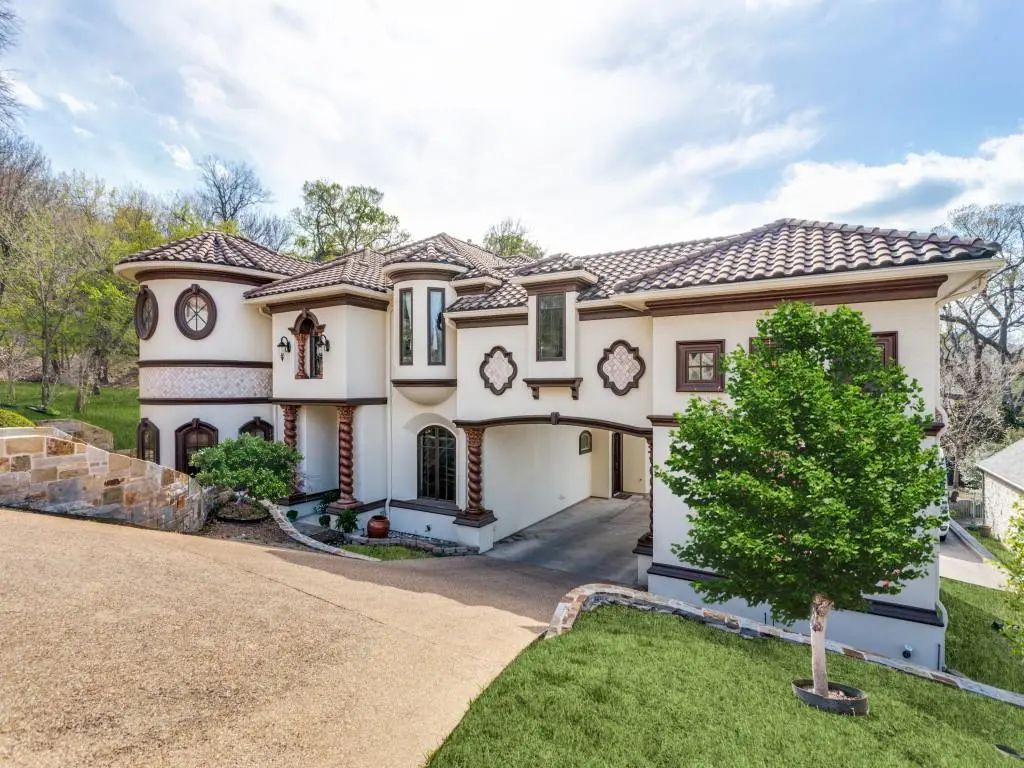 1608 Rivercrest Court, Fort Worth