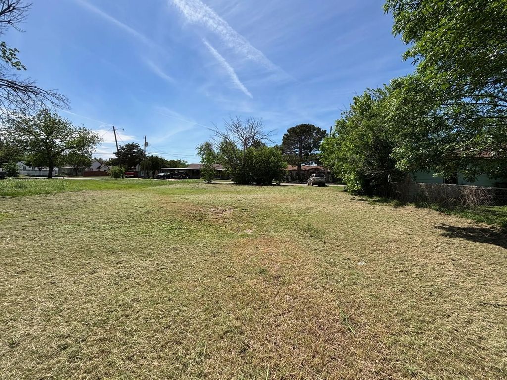 1025 Hirschi Lane, Wichita Falls