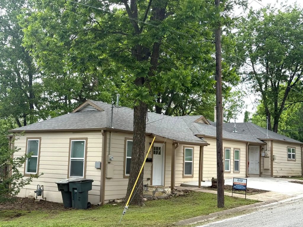 833 W Pecan Street, Sherman