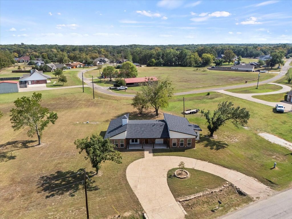 1492 Van Zandt County Road 3502, Wills Point