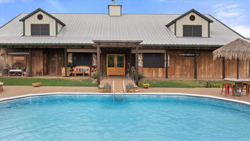 31577 N Us Highway 281, Lipan