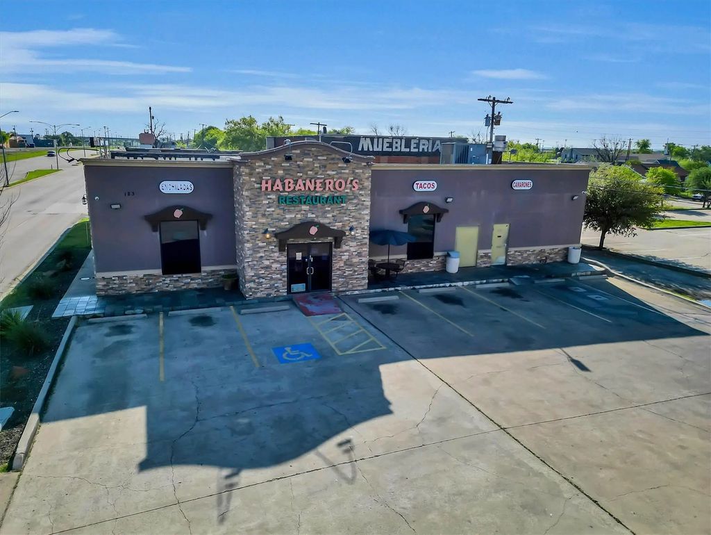 123 E Jefferson Street, Grand Prairie