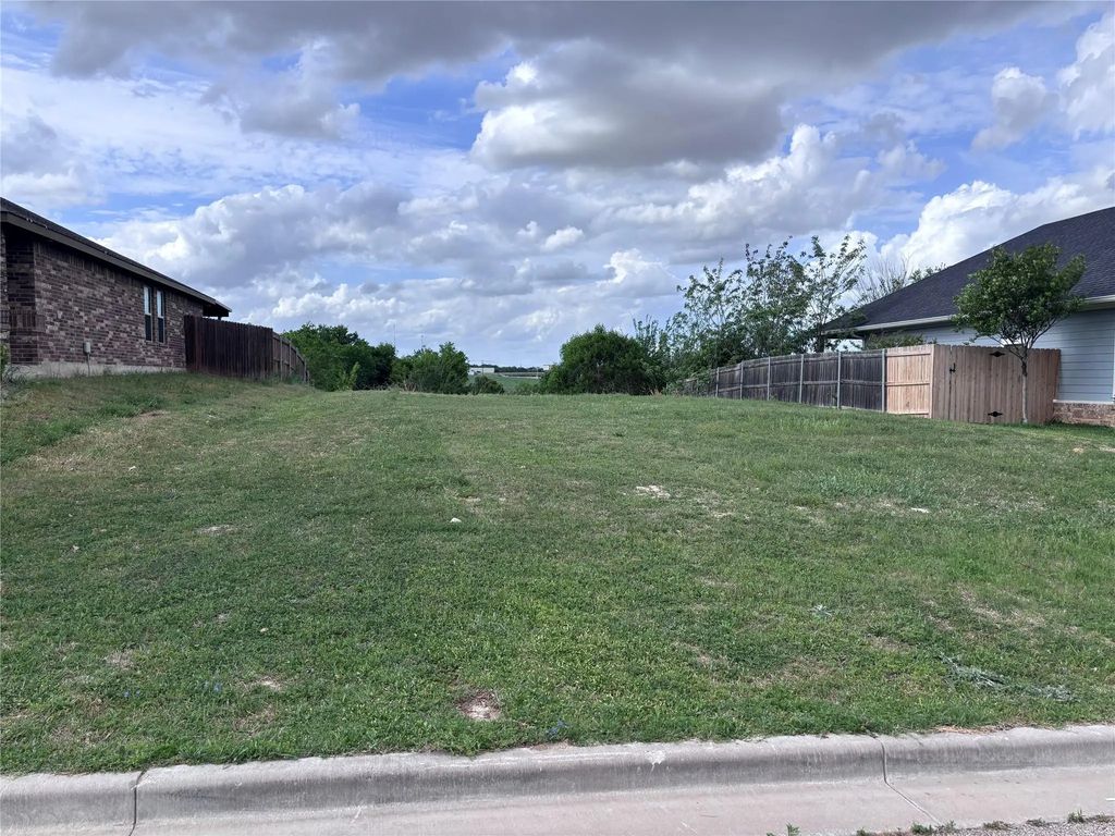 444 Paso Fino Street, Waco