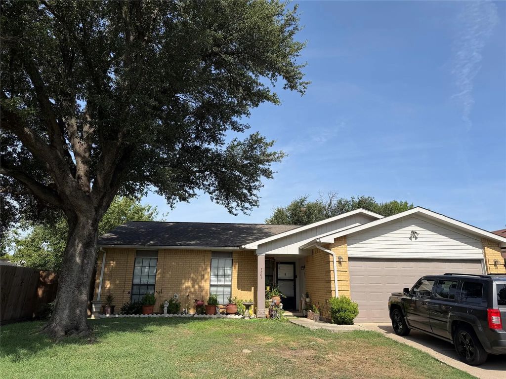 7205 Wayfarer Trail, Fort Worth