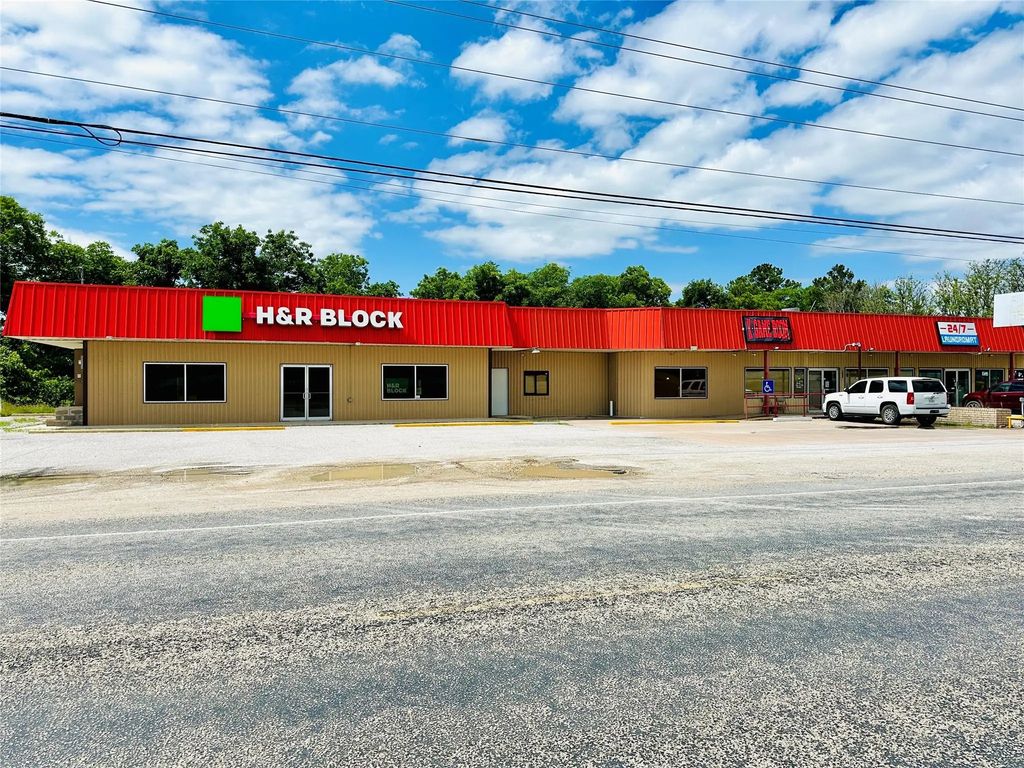 311 S Access Road, Clyde