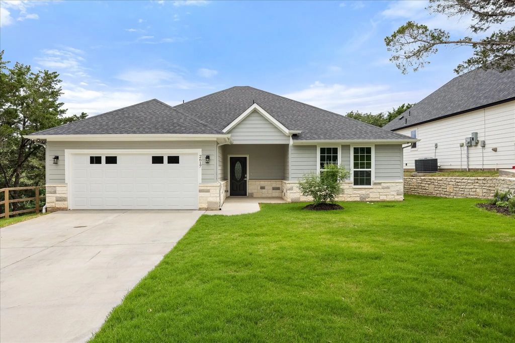 2617 Creek Drive, Granbury