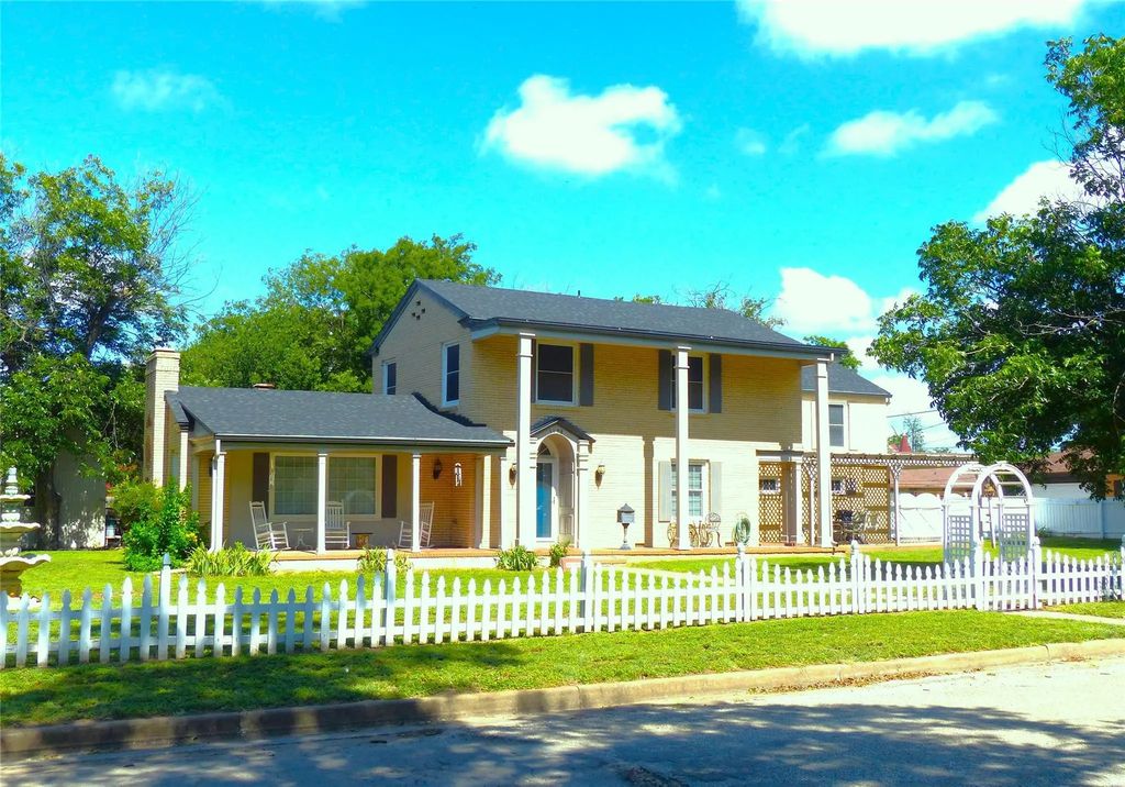 1408 S China, Brady
