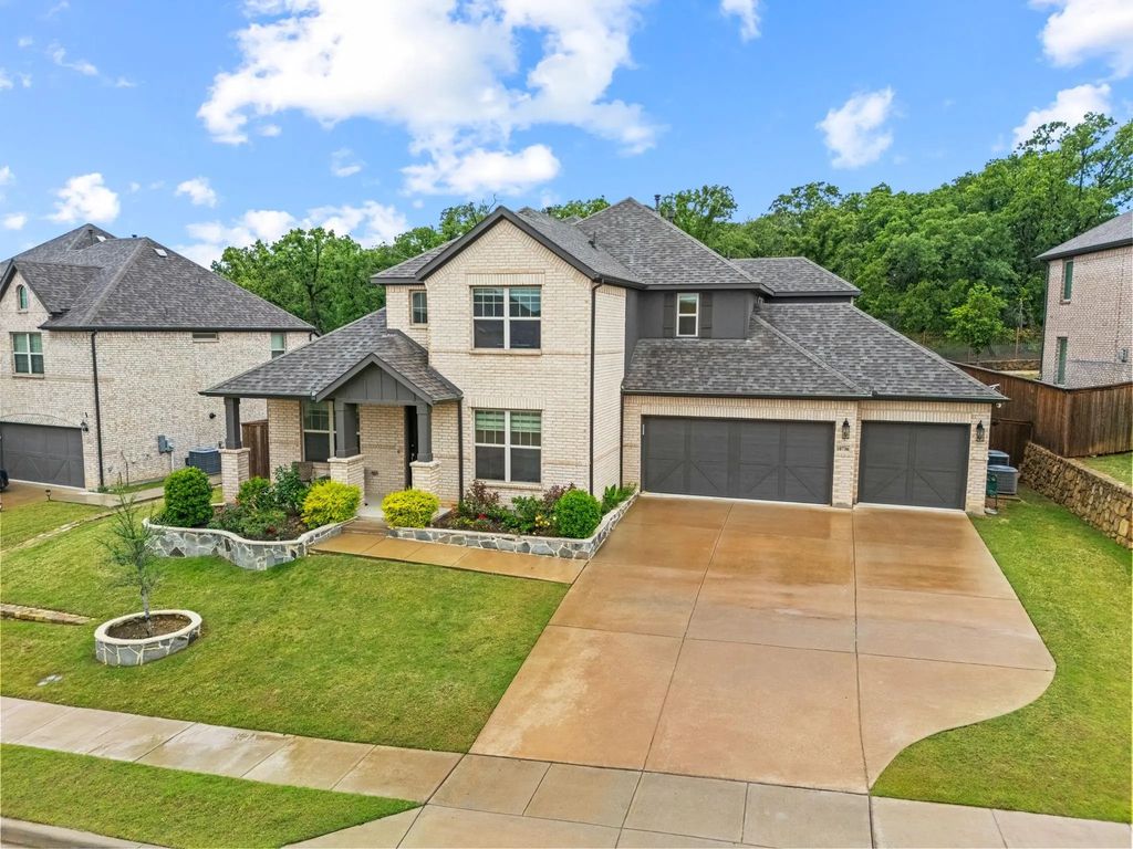 10736 Smoky Oak Trail, Argyle