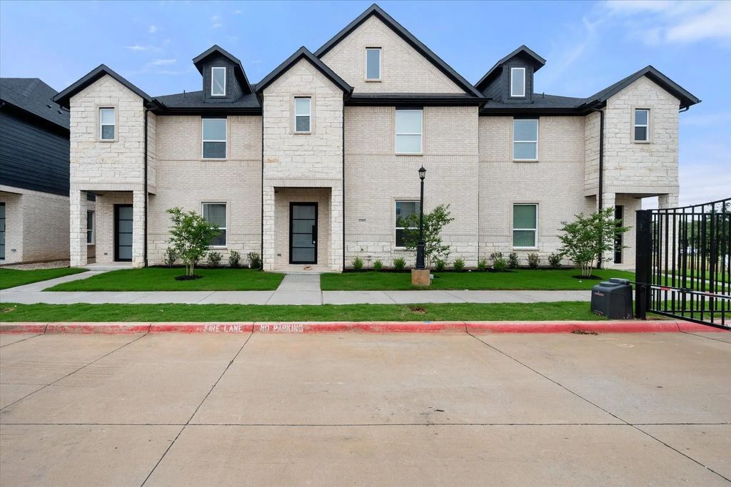 2333 Spring Park Boulevard, Arlington