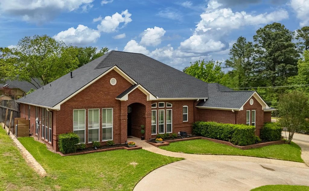 5701 Churchill Drive, Tyler