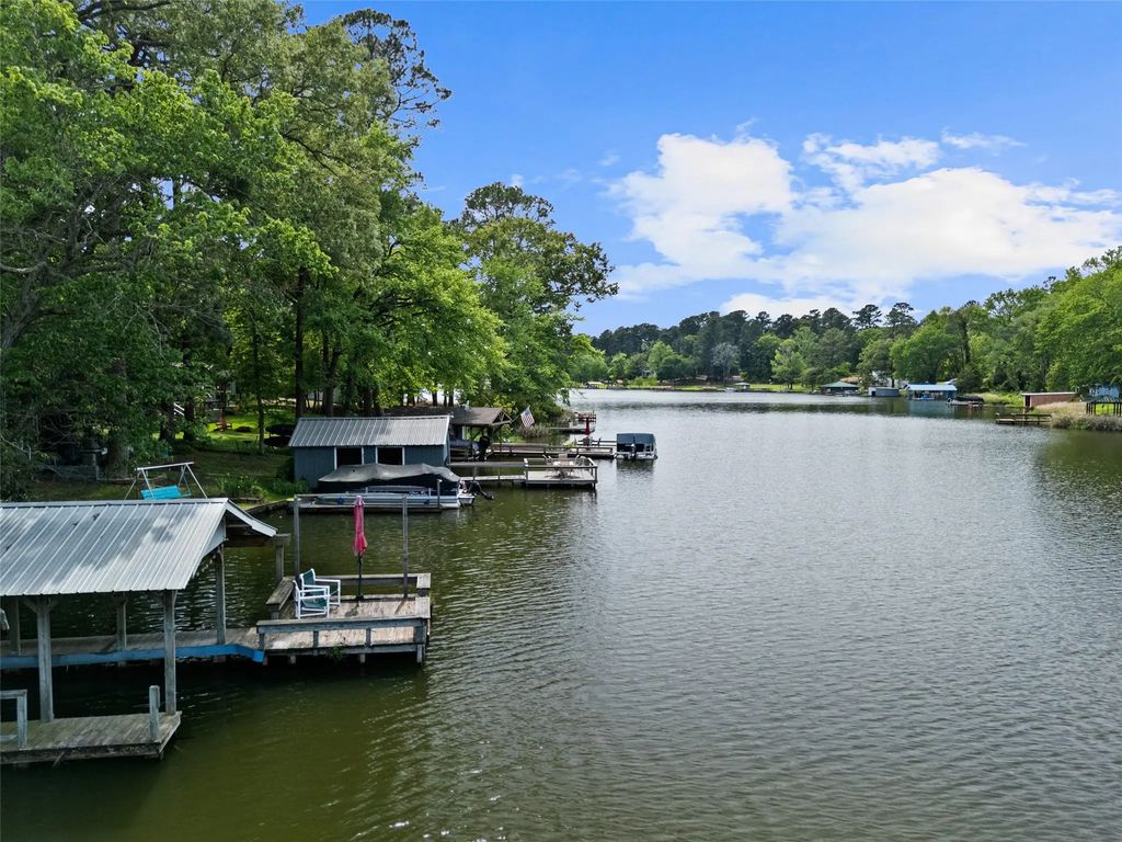 646 County Road 3235, Quitman