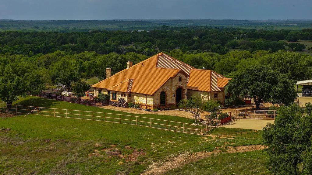 587 County Road 105, Hamilton