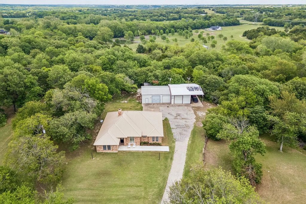 807 E State Highway 11, Tom Bean