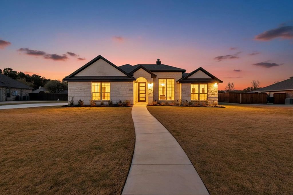 906 Maxine Drive, Athens