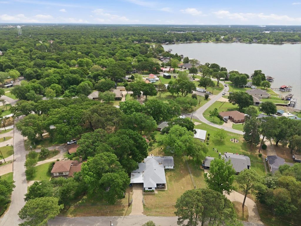 157 Ocean Drive, Gun Barrel City