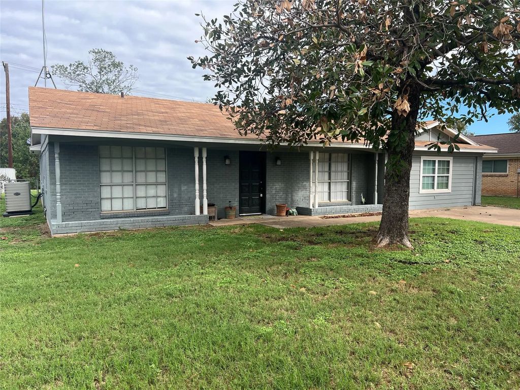 2809 N Murco Drive, Mineral Wells