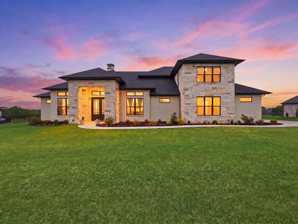 324 Charlie Joseph Drive, Van Alstyne