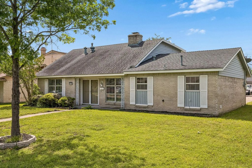 4118 Burning Tree Lane, Garland
