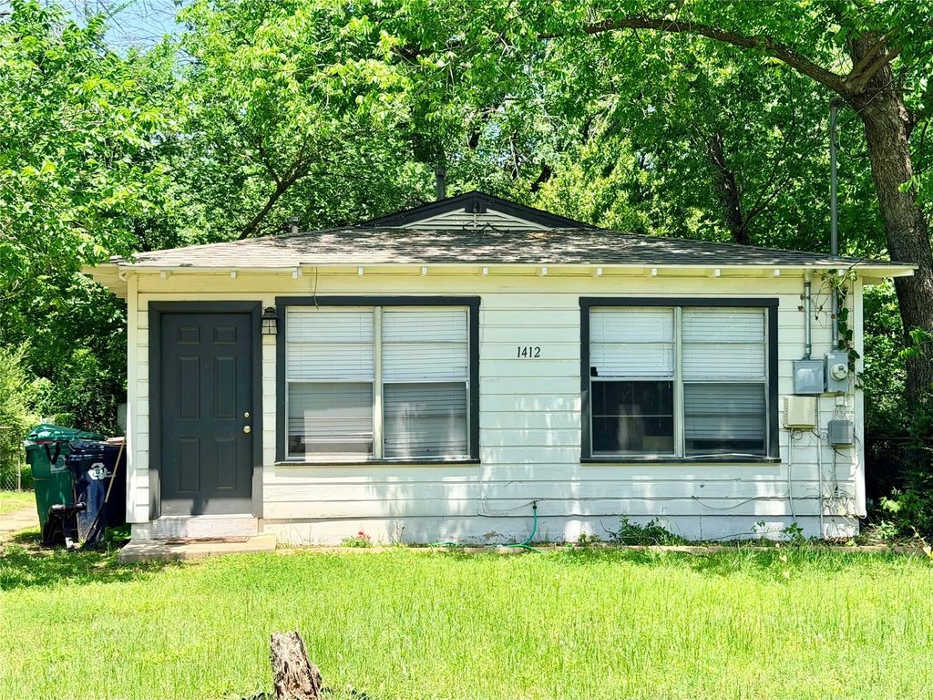 1412 Oakwood Drive, Denton