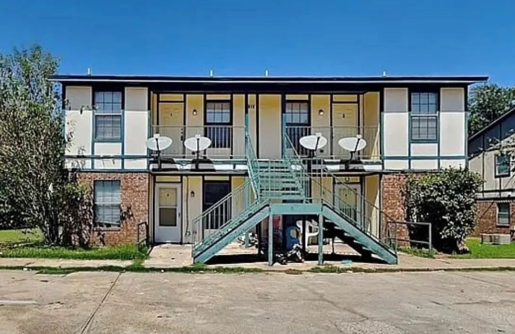 612 Race Street, Crowley
