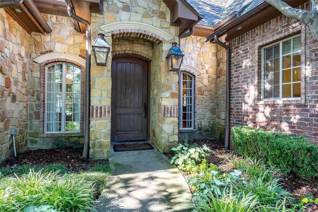 4318 Cascades Boulevard, Tyler