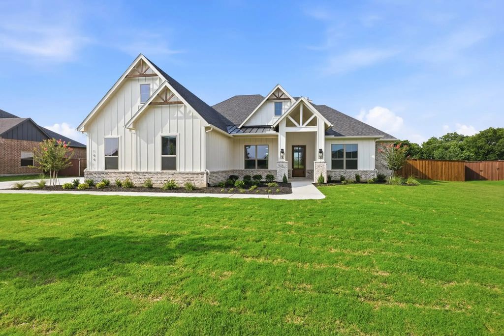 144 Chisolm Trail, Pottsboro