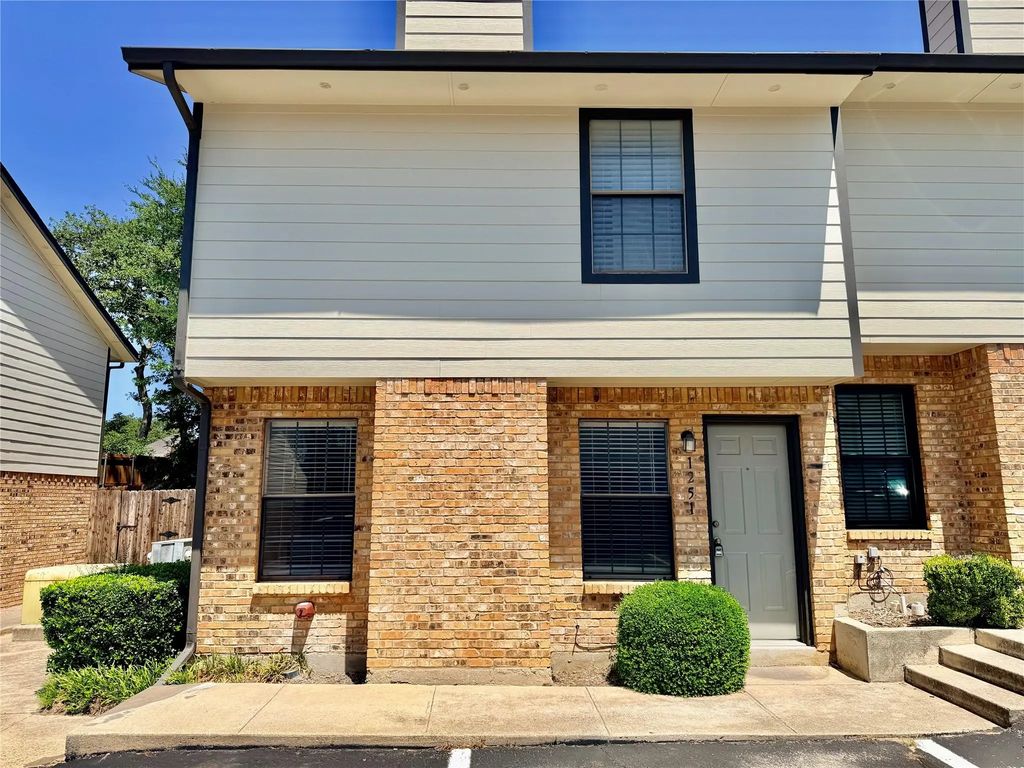 1251 Dallas Drive, Denton