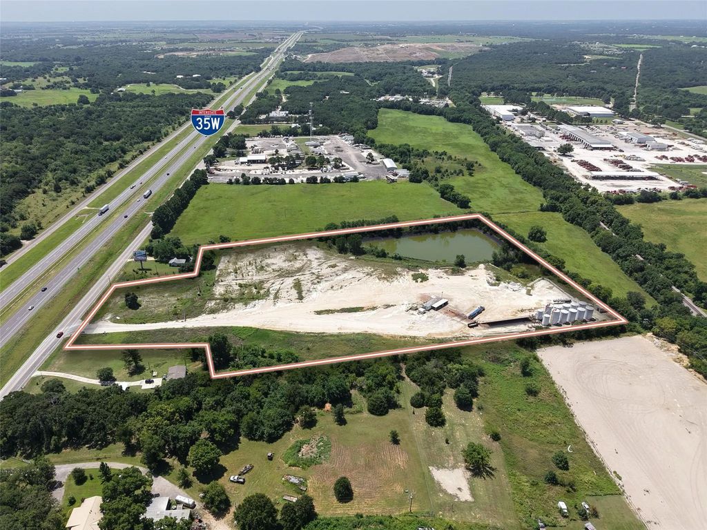 7924 Interstate 35, Alvarado