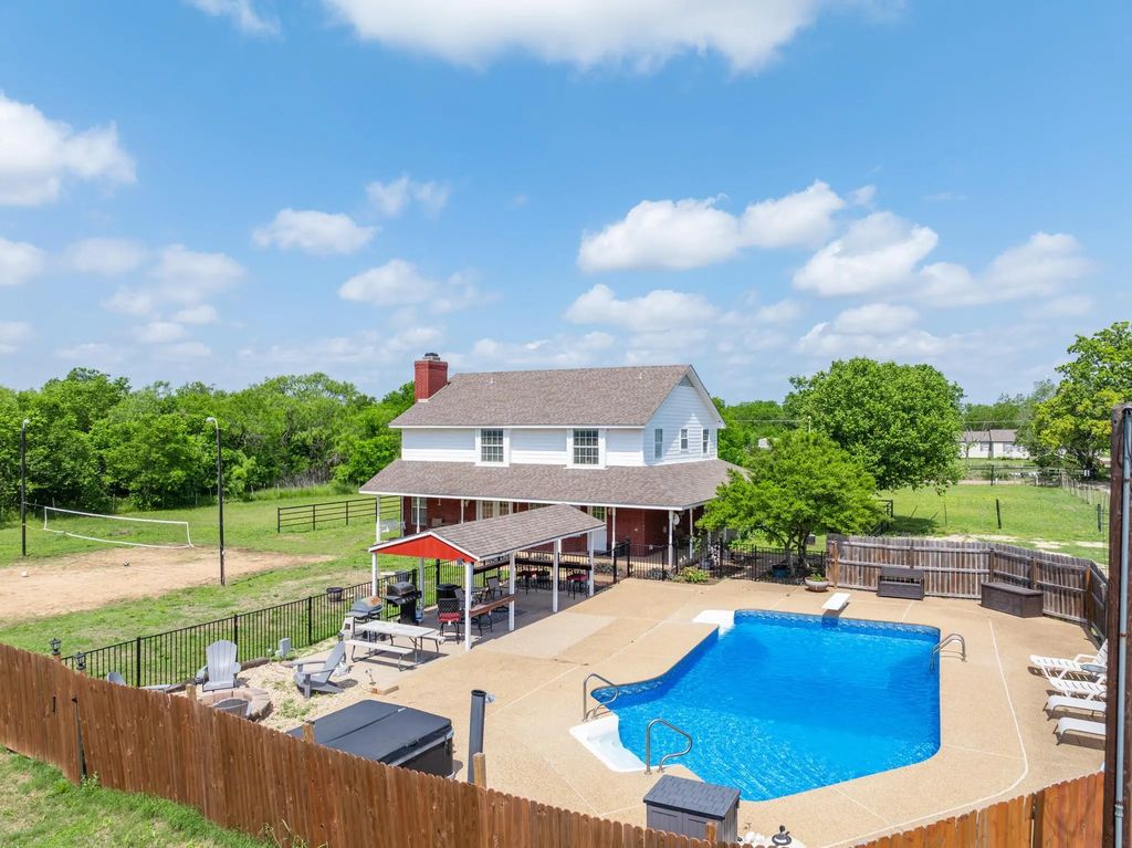 129 Lemley Lane, Waco