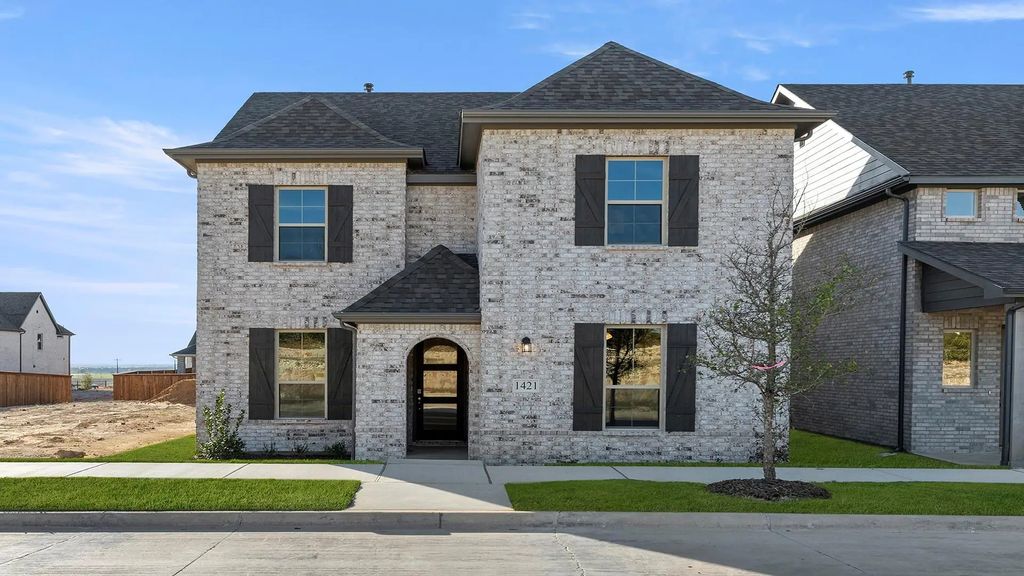 8616 Treeline Parkway, Justin