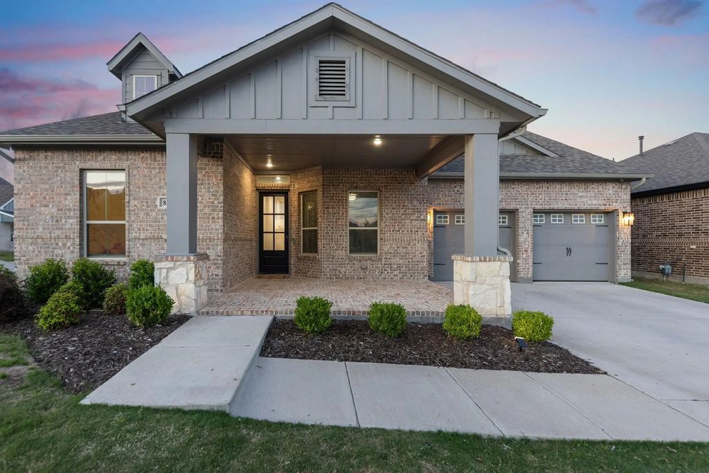 8808 Royal Star Road, Rowlett