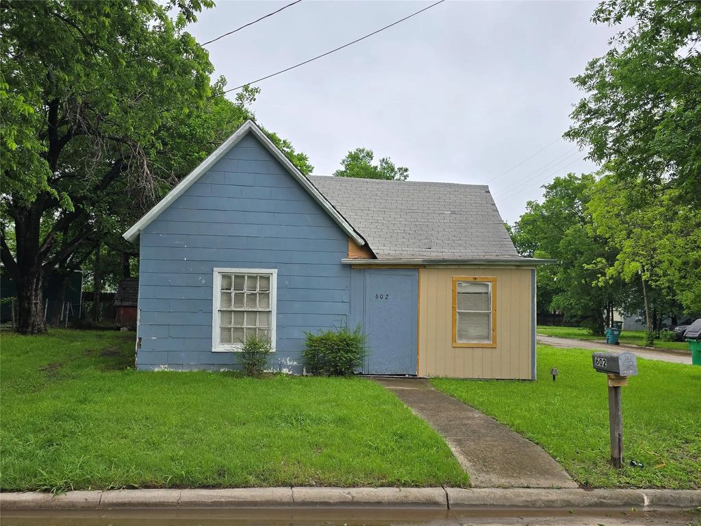 602 N Weaver Street, Gainesville