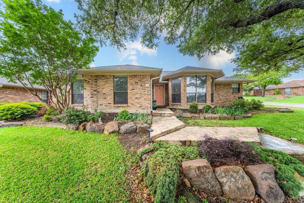 1500 Sunnyslope Drive, Carrollton