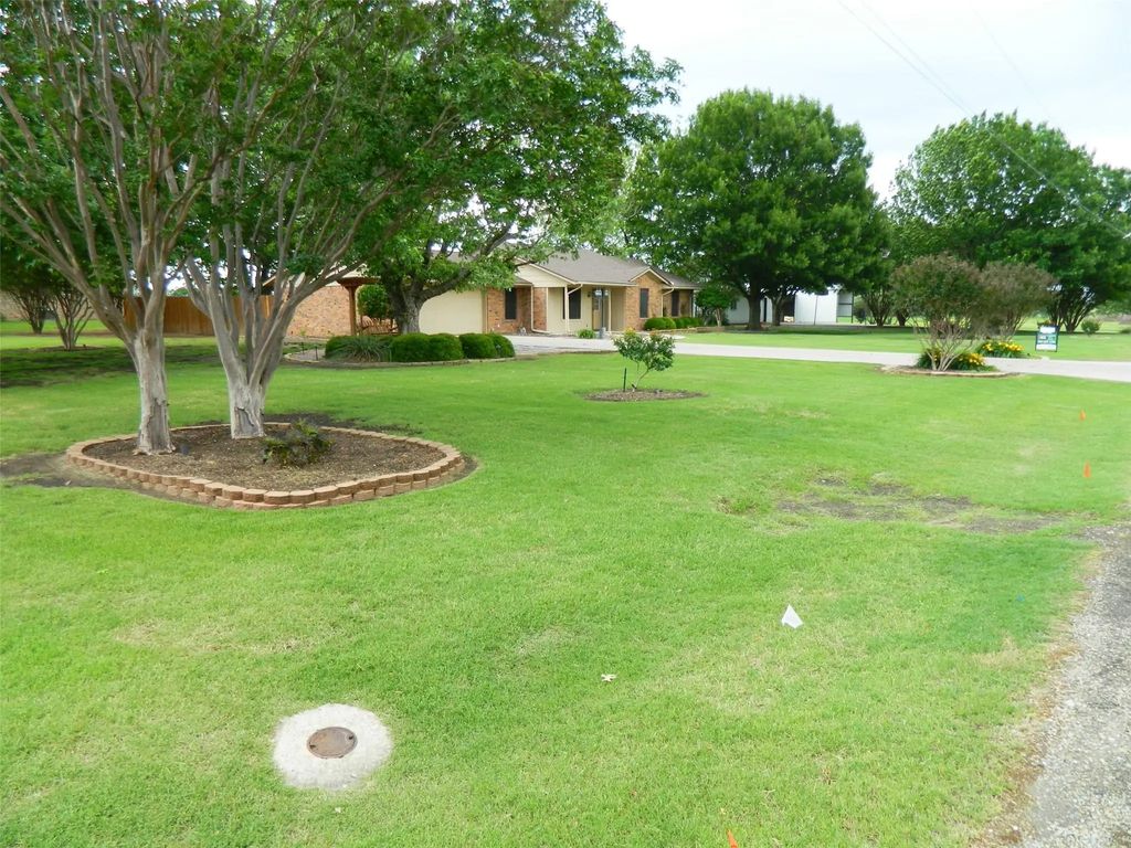 1004 Palamino Drive, Leonard