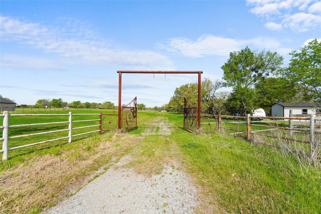 9764 Cr 2422 Road, Royse City