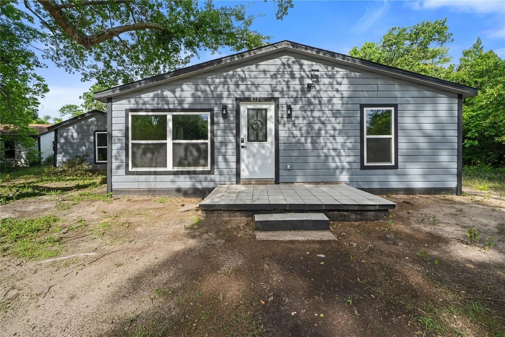 823 Clark Street, Tyler