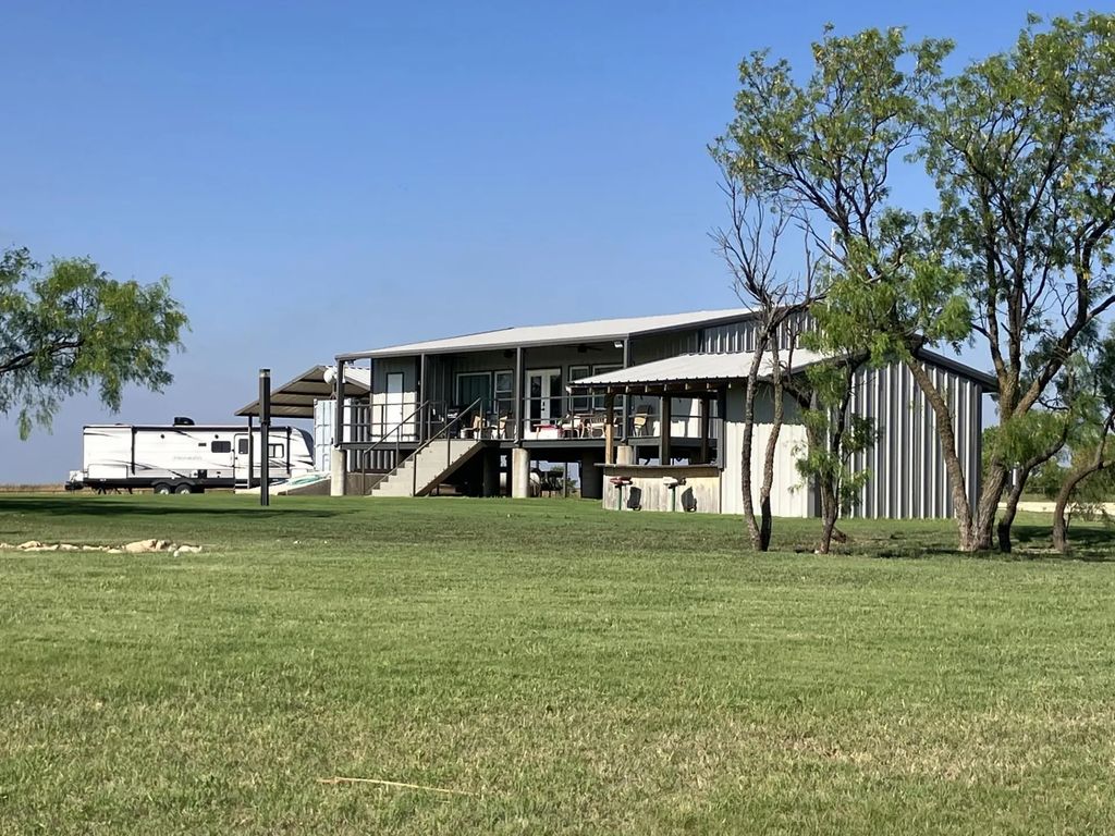698 Blue Cat Boulevard, Haskell