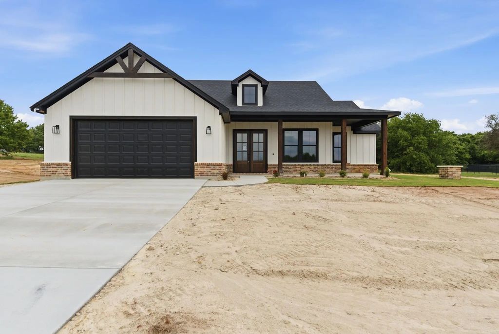 145 Graystone, Weatherford
