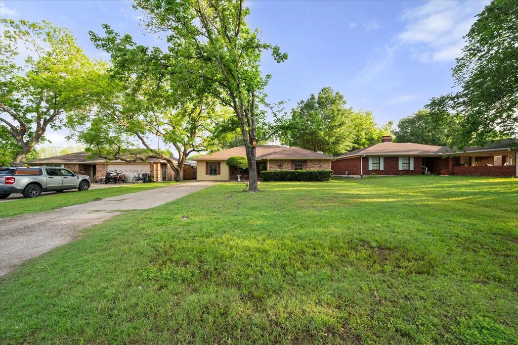 200 W Garrity Street, Corsicana