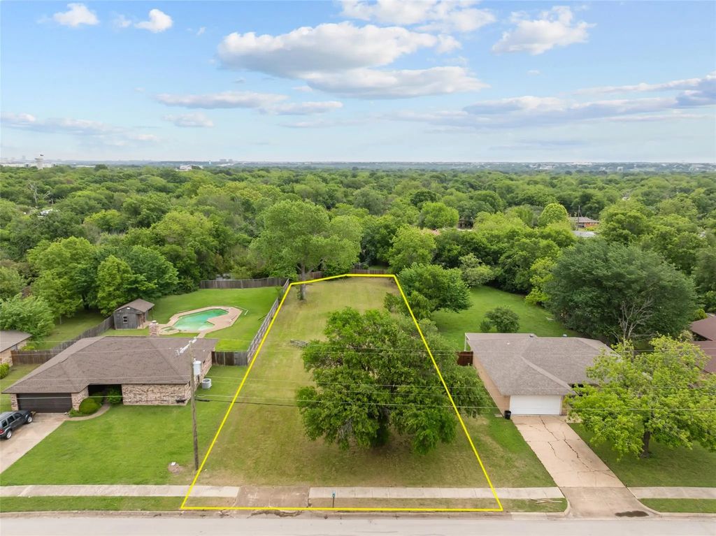 1023 Bryant Street, Benbrook